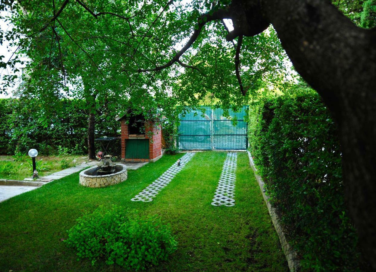 Green Garden Apartment สปลิท ภายนอก รูปภาพ